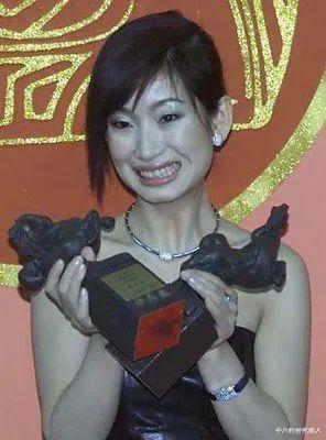 黄奕|美人脸越来越垮，“丑”的却越来越好看？9位女星的颜值大翻转