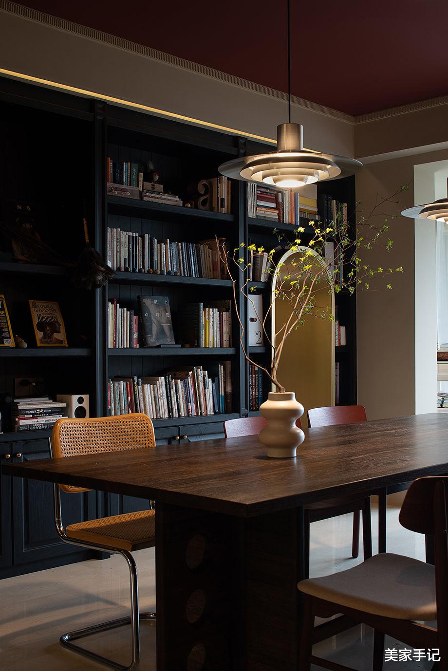 美家手记|坚持摒弃客厅，不买沙发茶几！这对夫妻的家，成了装修界的教科书