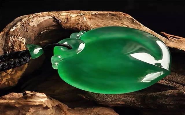 笔筒|在市场中购买翡翠玉石怎样辨别真假，行家：看这几点就知道
