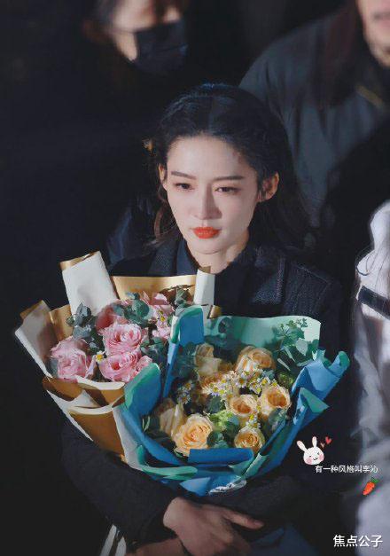 杀青|搞笑代拍文学？任嘉伦李沁新剧杀青，网友：这杀青是开播？