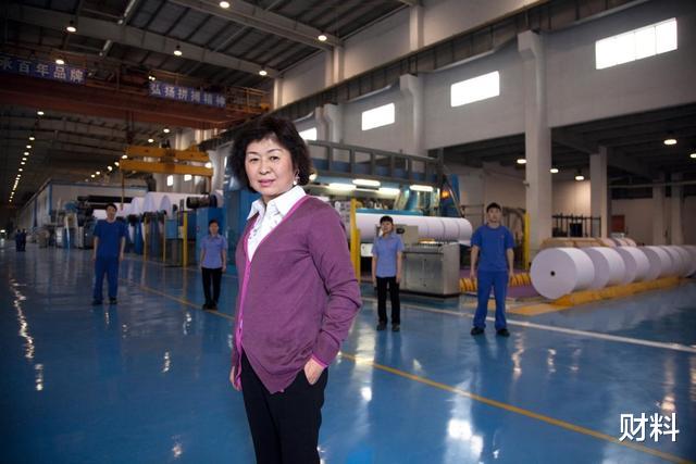 铁矿石 中国第一位女首富:靠不起眼的生意做到440亿身家,成为行业巨头