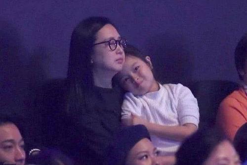 刘德华|刘德华辅导女儿写作业,气到发飙,网友:“天王”也难逃一劫啊