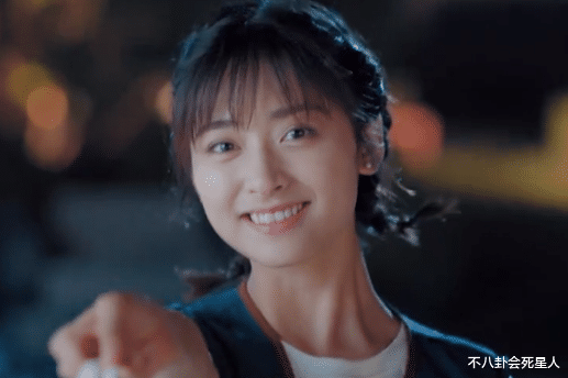 沈月|沈月新剧尬出新高度,五五分身材短腿瞩目,剧情降智男主被亲晕