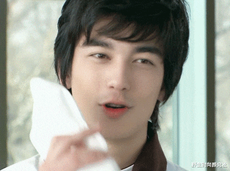 丹尼斯·吴|男二号长成这样，男主角不火也能理解了吧？