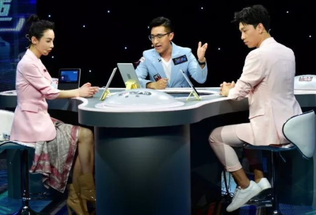 主持人|她是央视知名主持人，却因整容自毁前程，网友：看见她就想关电视