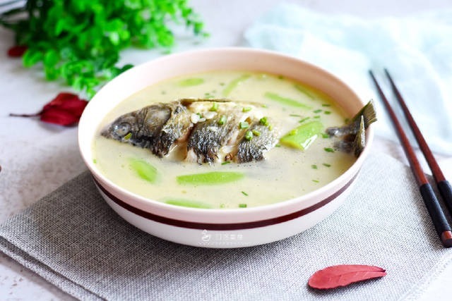 美食轩事|老辈人常说“初秋丝瓜胜良药”，排毒护肝，还是天然的“美肤水”
