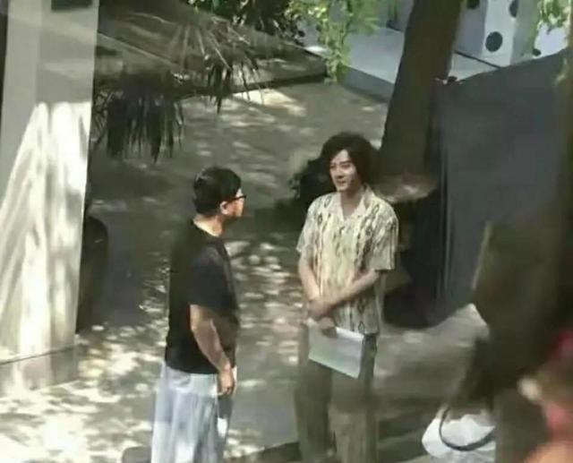 孙红雷|冯绍峰新戏路透曝光!头发凌乱手臂瘦成皮包骨,网友:太敬业了