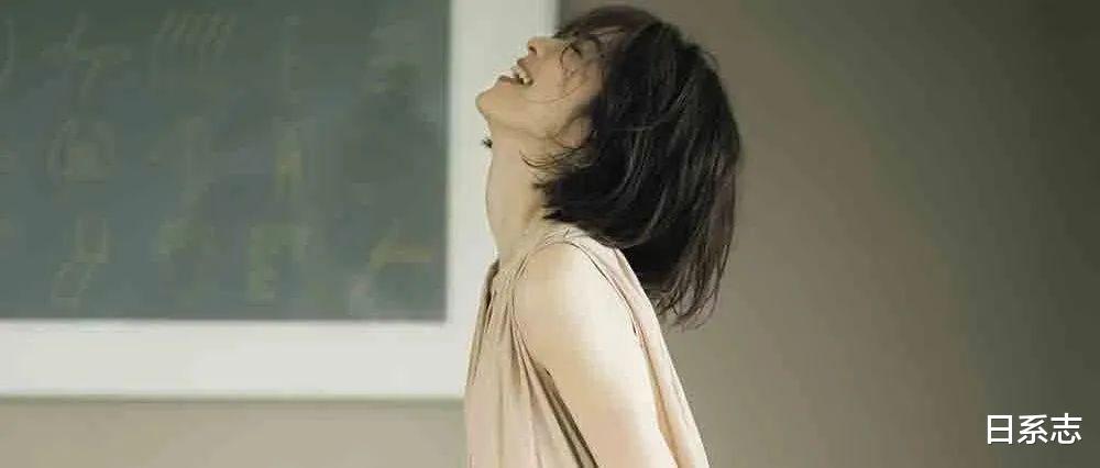 日系志|肚子肉肉的人,买夏装要选对“4个元素+1个版型”