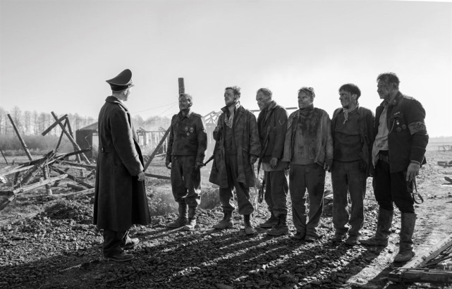 柳岩|豆瓣8.6分,根据二战真实骗局改编,一部堪比恐怖片的战争片