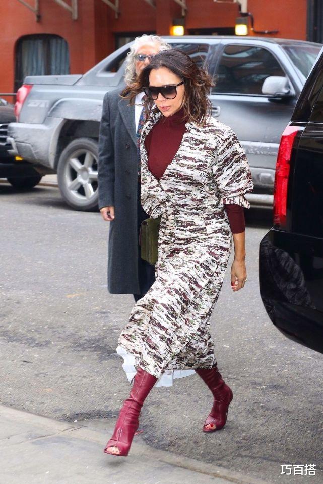 巧百搭|贝嫂私服还是一如既往的强输出，出街不知道怎么穿得，看她就行了