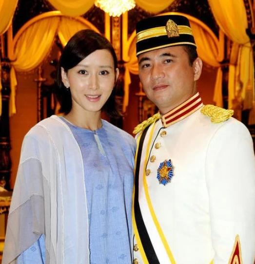 琅琊榜|阔太胡静与友人聚餐，玩至深夜才离开，身边不见富豪老公的身影