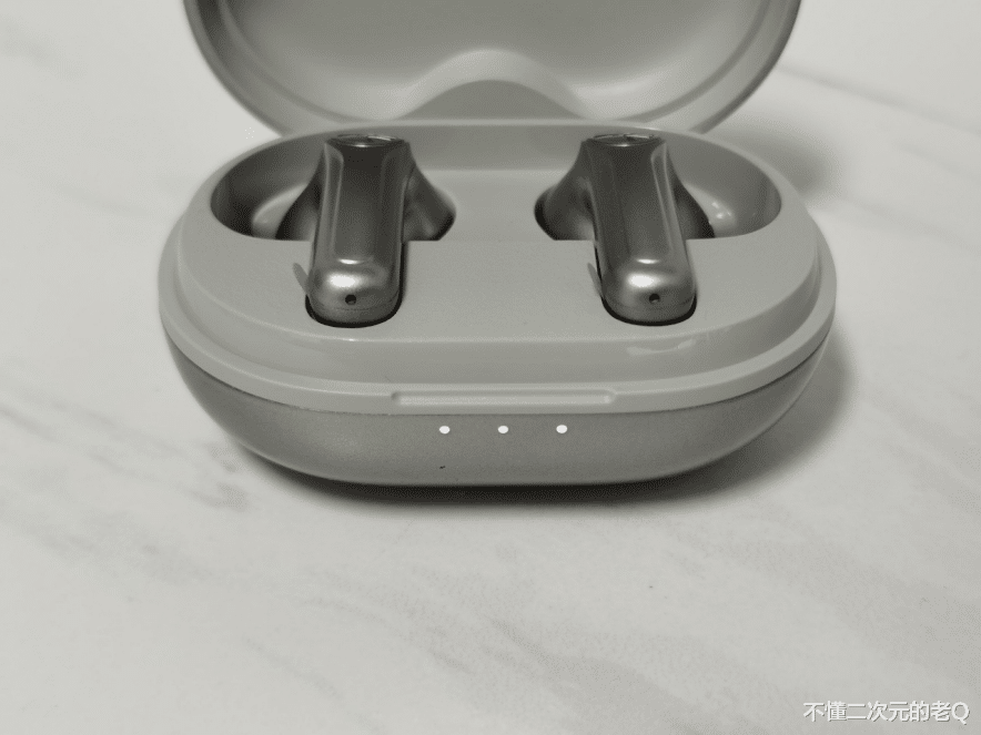 耳机|宝藏品牌SoundPEATS再推爆款，圈铁分频打造哇塞音质，499闭眼入