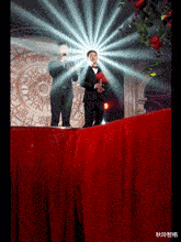 高铁 在高铁上看见一漂亮美女, 是不是像哪个女明星,一时记不起来了