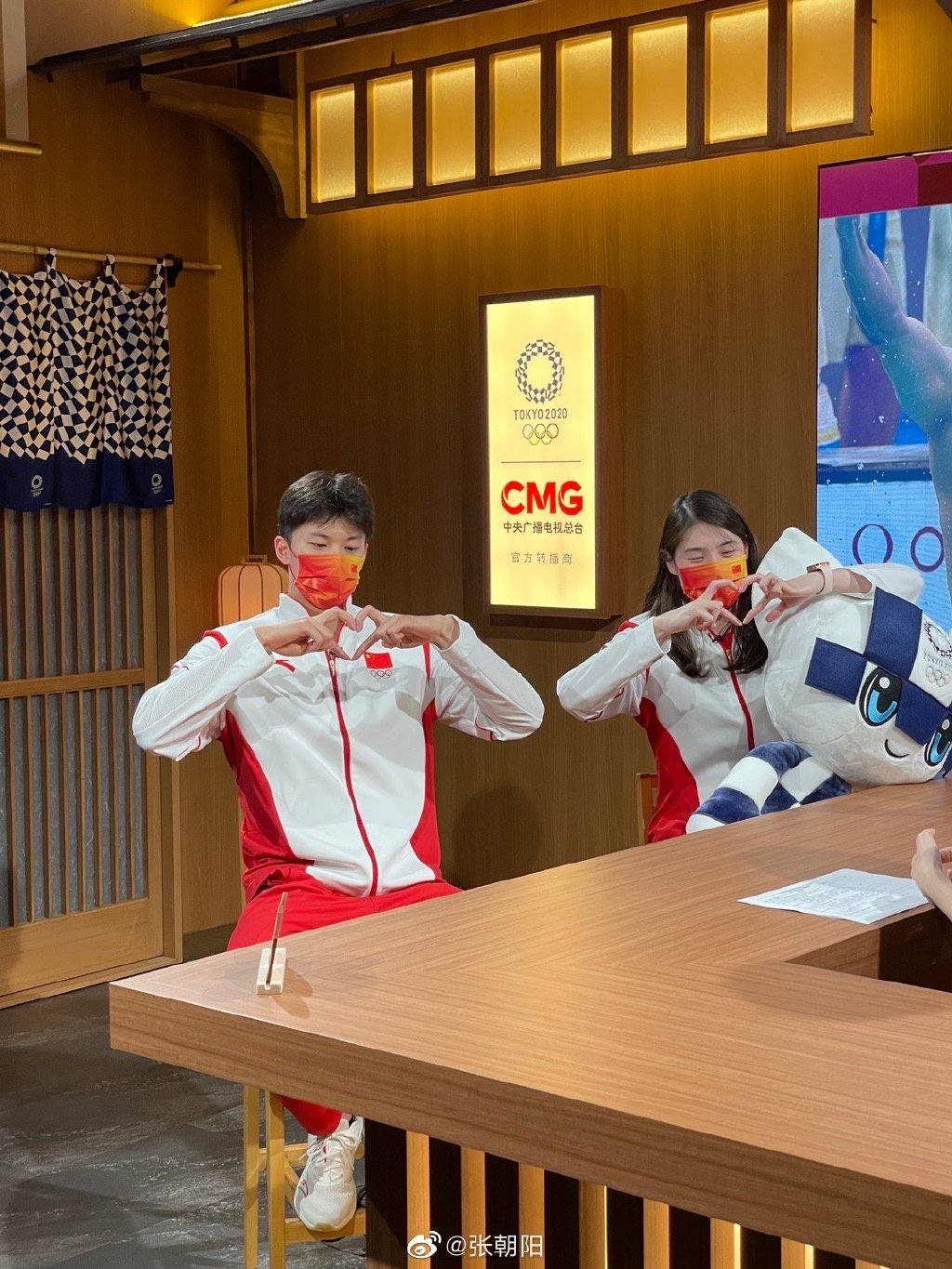 汪顺|实力颜值并存！奥运冠军汪顺张雨霏拍摄杂志封面，男帅女美太养眼