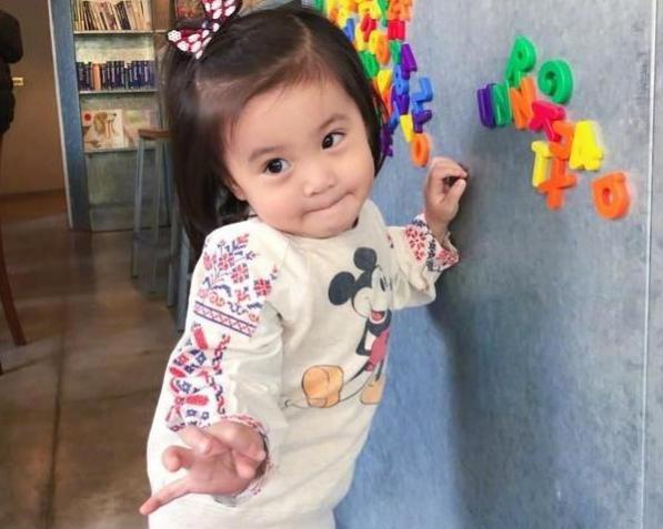 林心如|有种“贵族”叫林心如女儿，用金碗吃饭，出生便有过亿资产