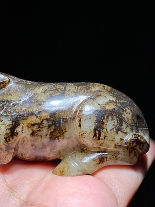 和田玉籽料|明 和田玉籽料 黑沁 玉猪