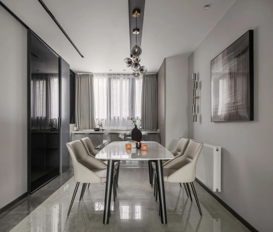 隐形门+端景柜：这个极简风小三房，处处都藏着心机小细节！