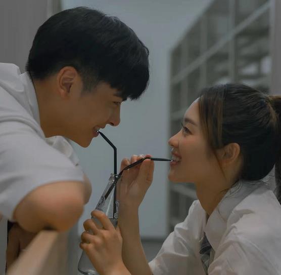 高中英语|大学生“怀孕率”攀升，男生不负责or女生不自重？学姐说到点上了