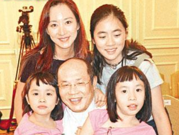 洪金宝|因长相特殊，30岁时被洪金宝看上，3婚3离，如今已是幕后大佬