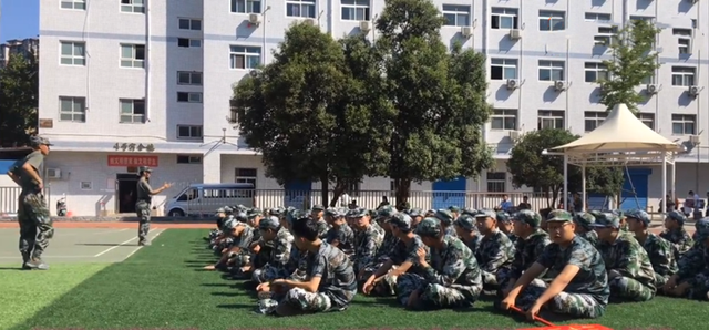 宓孤林|河北15岁男生军训被老师殴打致多处骨折耳膜穿孔,拿10万私了被拒