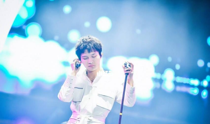 许佳琪|正能量偶像,周深参与‘晚安计划’隔空喊话全网观众,治愈感爆棚