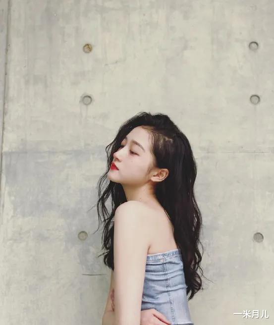 唐艺昕|国民闺女奶茶店现身,素颜特别好看,鹿晗的宝贝