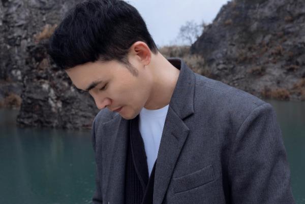 林生斌|林生斌和朱舅舅关系的变化,从两人昔日合照,不难看出