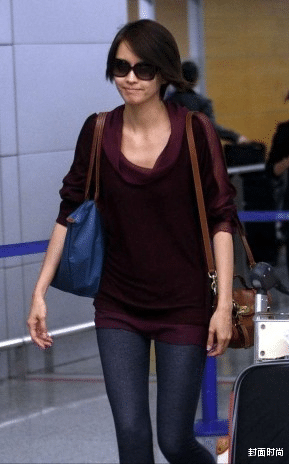 针织衫 梁咏琪快1米8的身高真加分,长针织衫配阔腿裤,身形看着挺高级