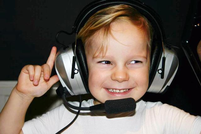  高中毕业生将和贝索斯一同太空飞行，刷新人类进入太空年龄纪录