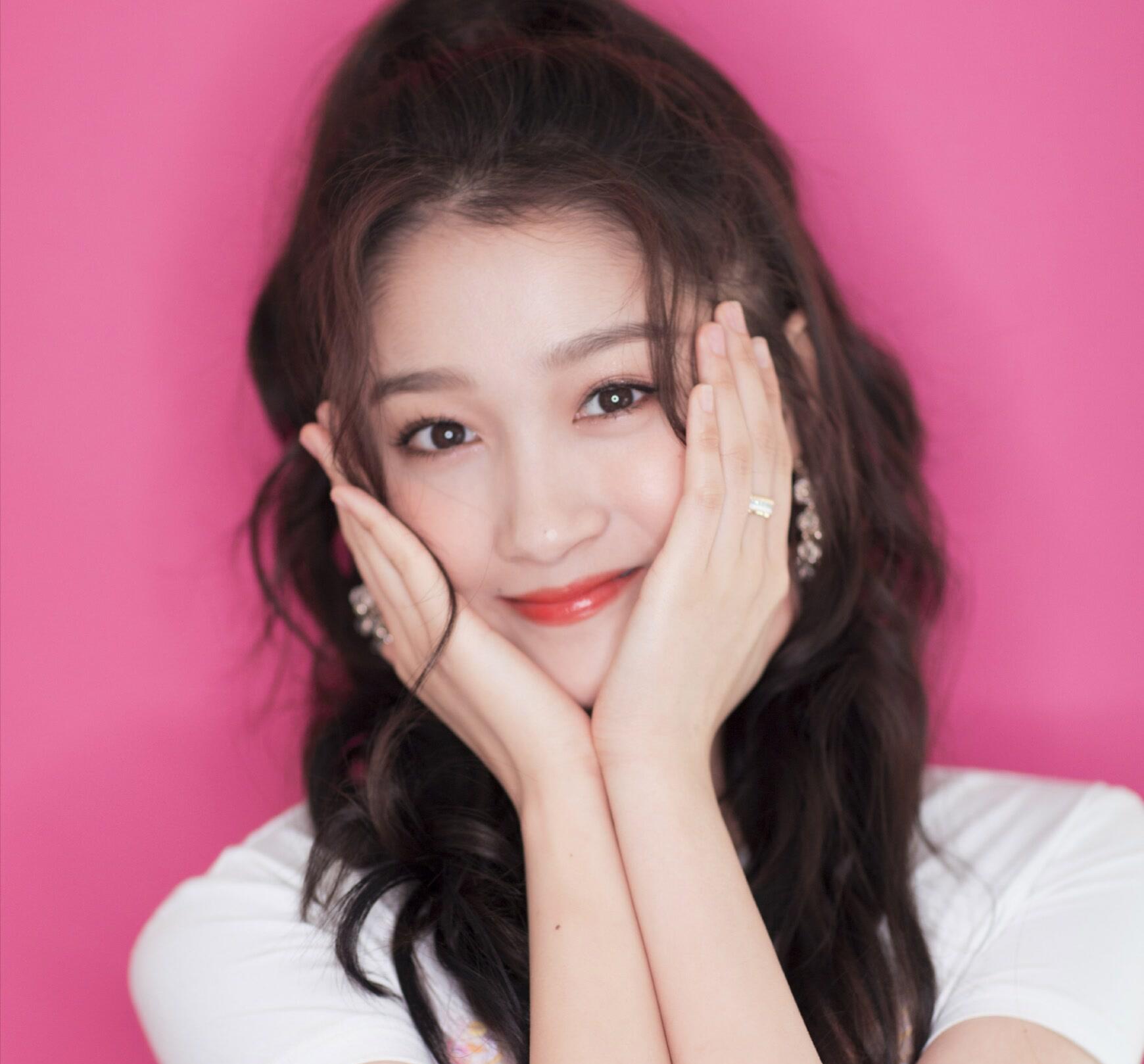 卷发 判断一个人的颜值是否高，主要看这四点，全中的人颜值不会低