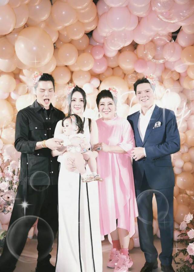 郭碧婷|向太高调为孙女庆生！郭碧婷连换两套太华丽，小奶黄正面首度曝光