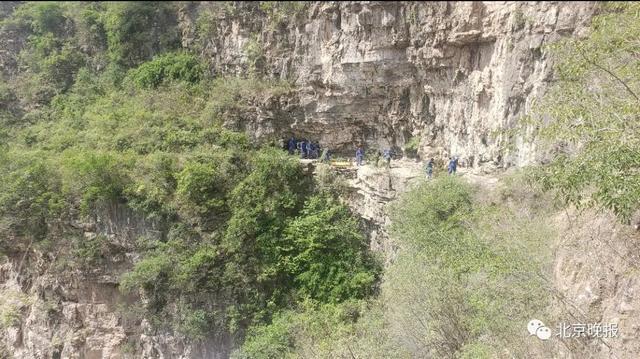 今天的天空有点蓝 救援队18小时救下18人,救援断水,被救驴友拒绝供水,并在烧水泡茶