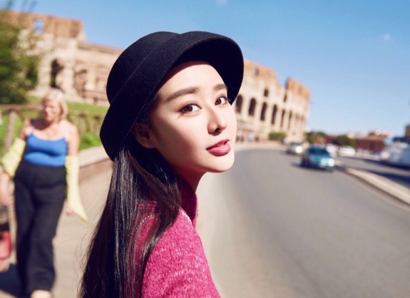 范冰冰|她用8年时间整成范冰冰，嫁豪门让丈夫整成李晨，婚后生活非常痛苦