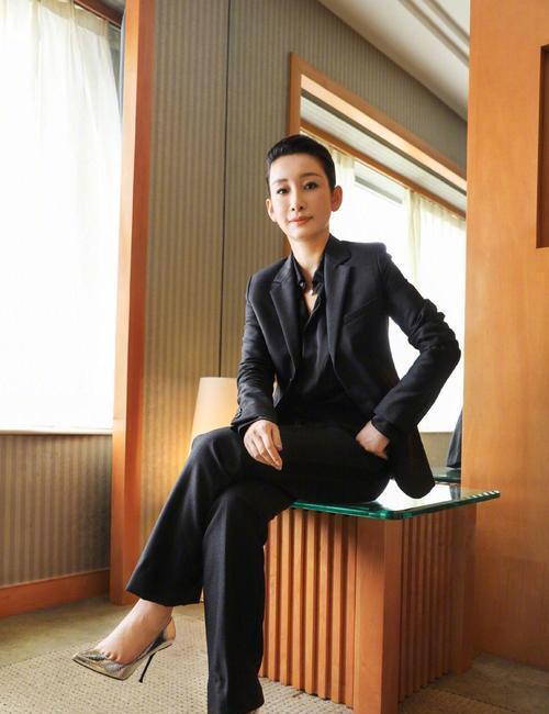 秦海璐|秦海璐的穿搭女王气场十足，单眼皮女生照样有魅力，温婉动人