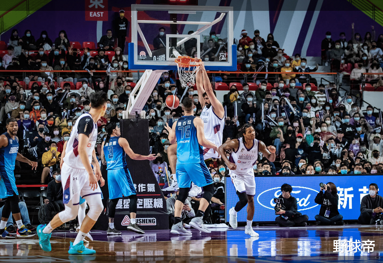 印度|场均25.6分21板！身高2米26，体重163公斤！印度姚明，什么来头？