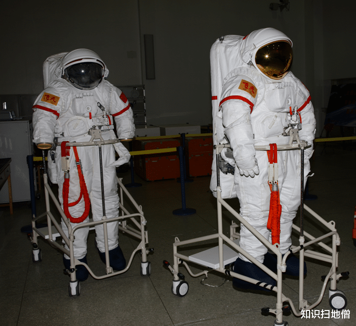 航天员 我国航天员身穿“飞天”二次出舱,美国却因无“衣”可穿而发愁