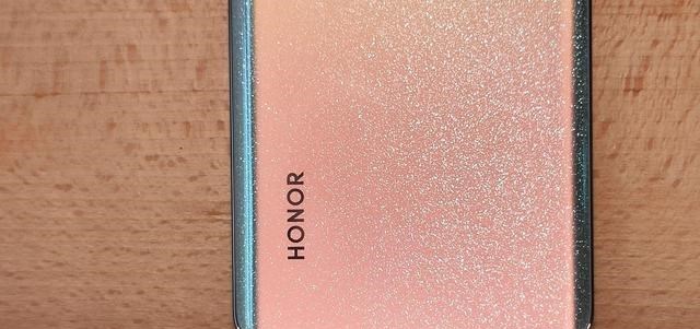 各抒己见 荣耀60 Pro一不做二不休,5400mAh+100W直接安排,有大牌风范