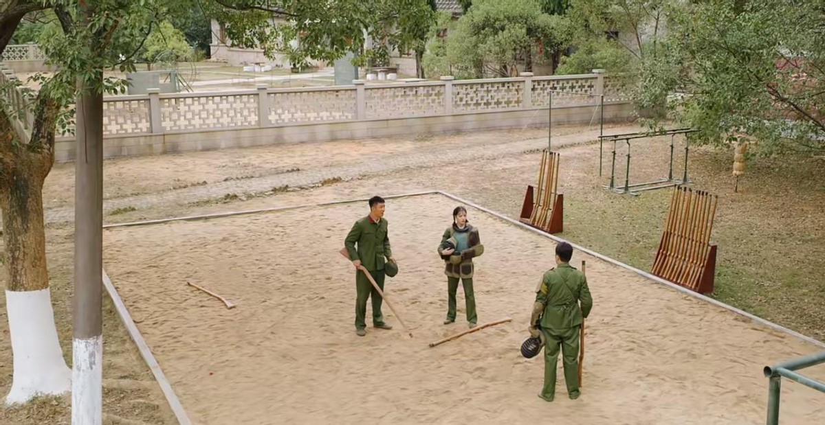 李安琪|《王牌部队》同是尖兵，师长为何偏爱高粱冷落顾一野？原因太现实