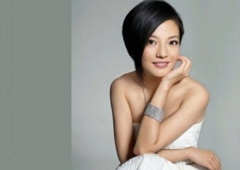 赵薇|赵薇再掀波澜被封杀，真正原因浮出水面，十分气愤