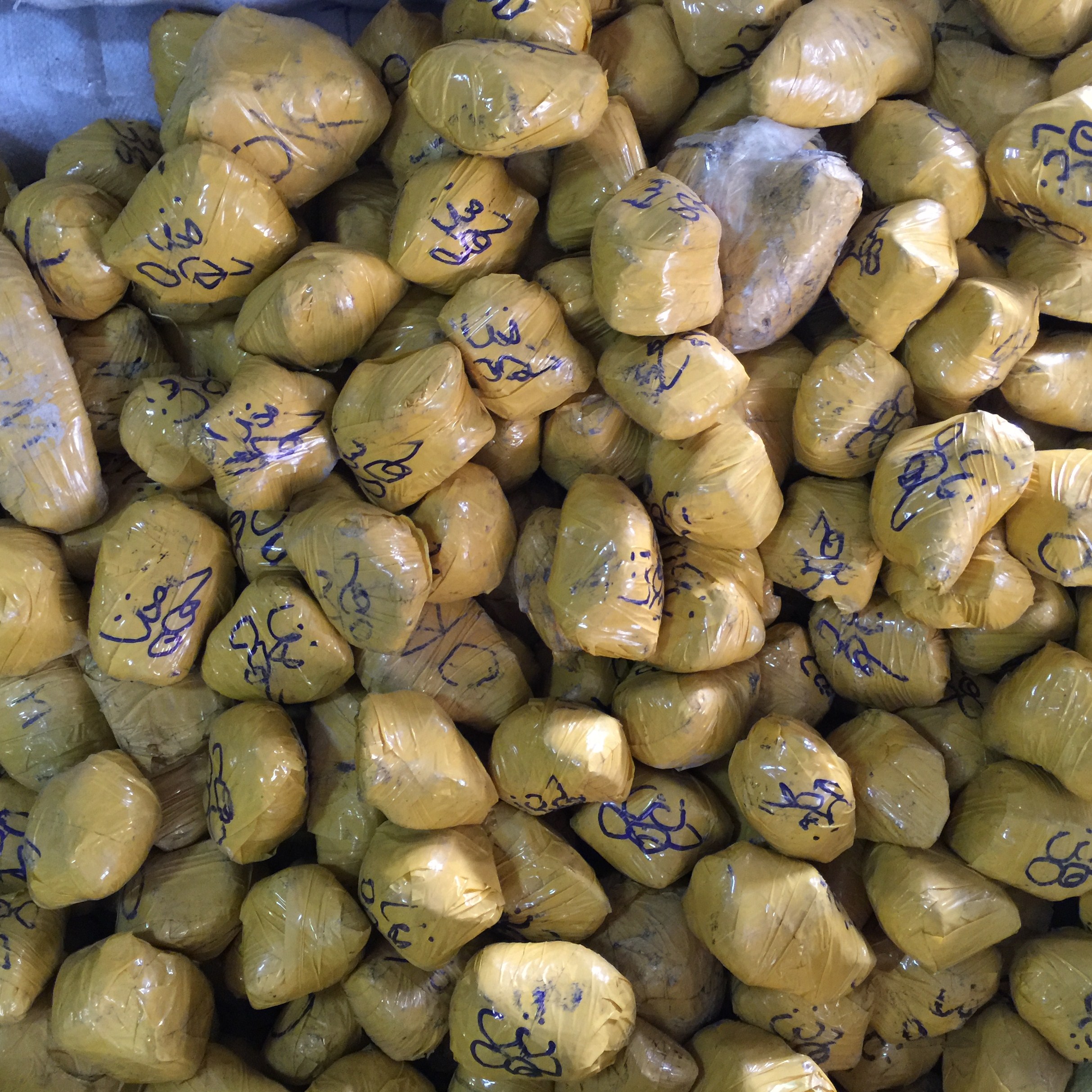 翡翠|停不下来的赌石盲盒:蒙包料是新手大礼包,还是“懵”包料?