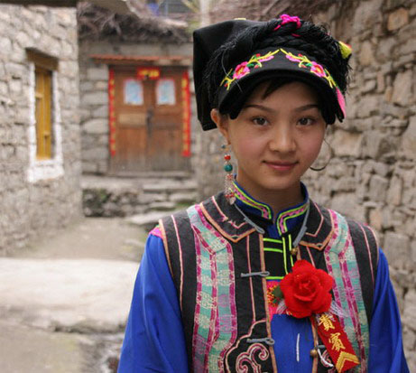 晋松|“天仙妹妹”尔玛依娜的娱圈沉浮录,她就这样改写了自己的结局