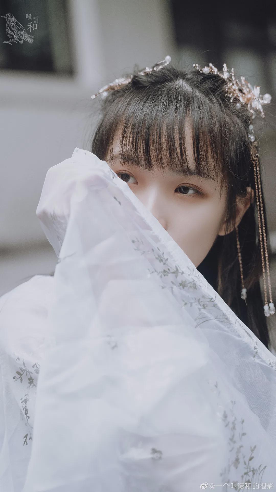 白雪|汉服小仙女：青丝蘸白雪，来路生云烟