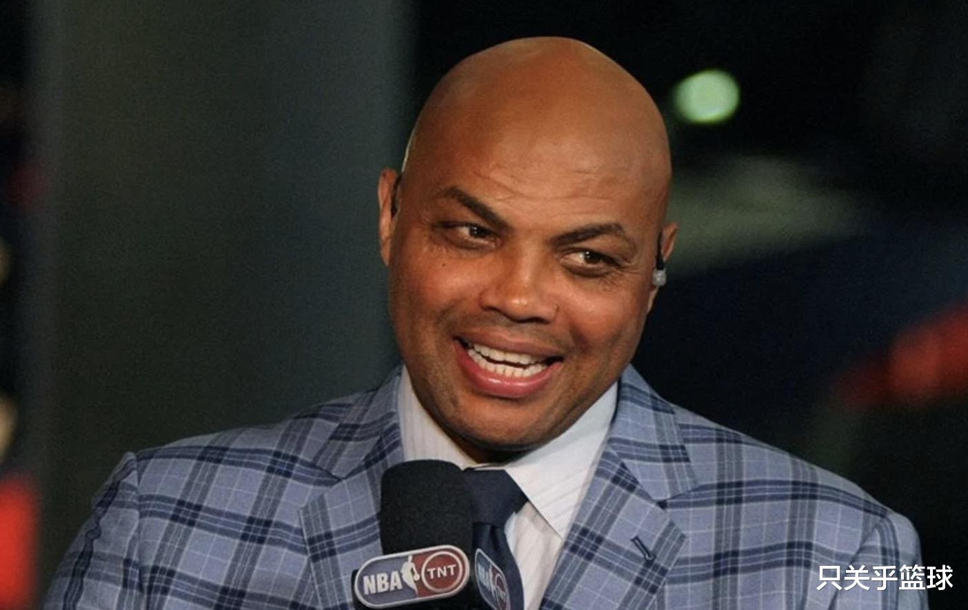 湖人队|湖人太阳交易出炉！保罗下赛季赴洛城？管理层：除詹眉都可上架！