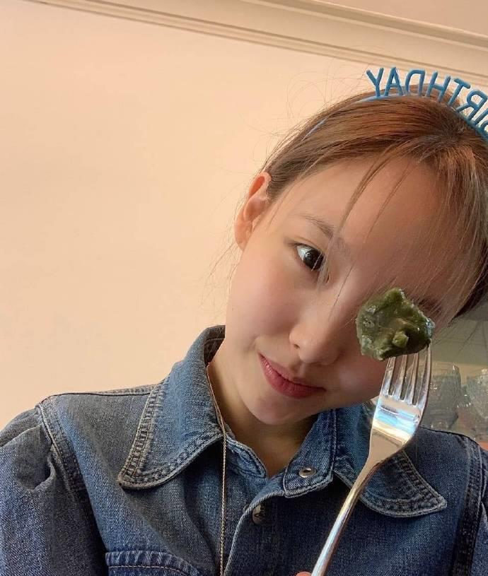 化妆 过了30岁的女人，颜值再高也不要这样化妆，显老不说还很廉价