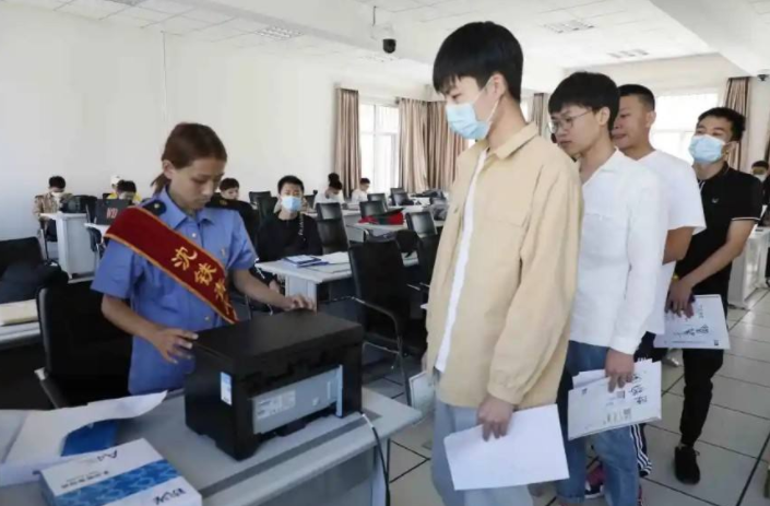 手机游戏|专科生迎来“坏消息”，部分高校不再招收专升本，学生该如何自救