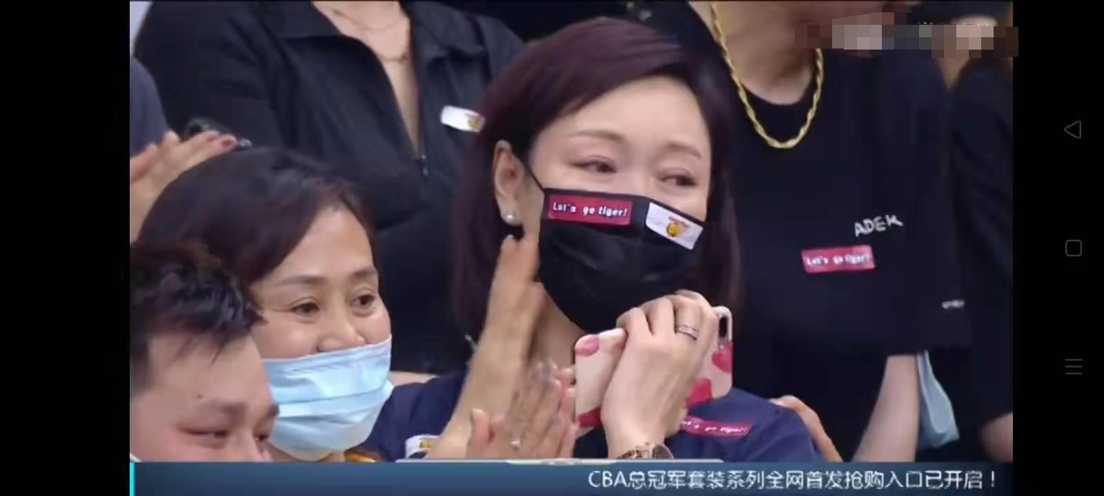 胡明轩|胡妈妈泪崩,23岁胡明轩收获FMVP,他能获得多少奖金?