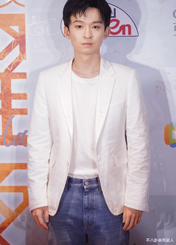 白玉兰|白玉兰酒会来了！童瑶白到发光，谭松韵大露背，毛晓彤全身半透明