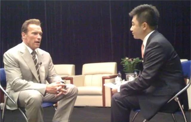 阿诺德·施瓦辛格|施瓦辛格回忆婚外情细节：出轨家中女佣，因私生子长太像被揭穿