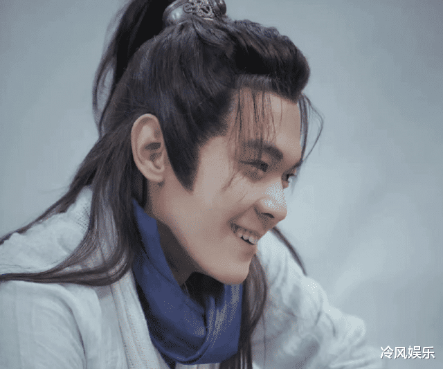 |十八线演员穷到只剩500元，现实支撑不了理想后只能退圈？