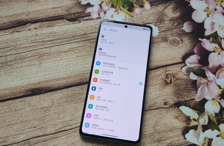 5g手机|发布两个多月跌至2099元，50倍变焦+128GB，网友：5G手机真不保值